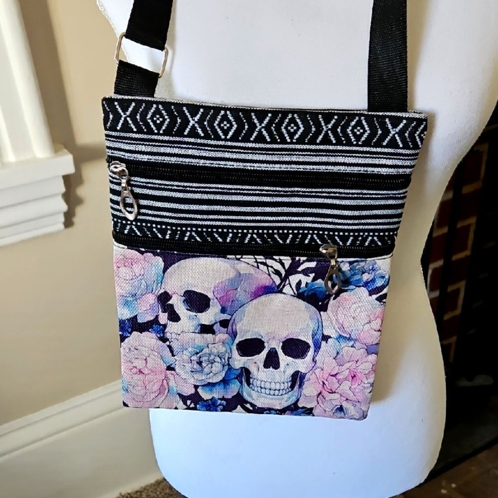 NWOT Floral And Skull Crossbody Bag